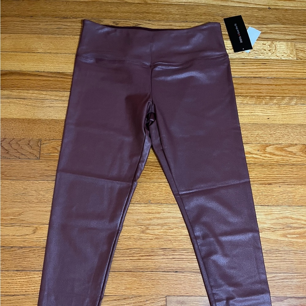 INTRO brand faux leather seamless leggings, size large BNWT Wine Burgandy color